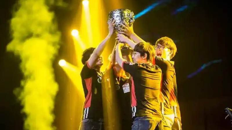 CS2 NAVI与FaZe强强对话加时鏖战